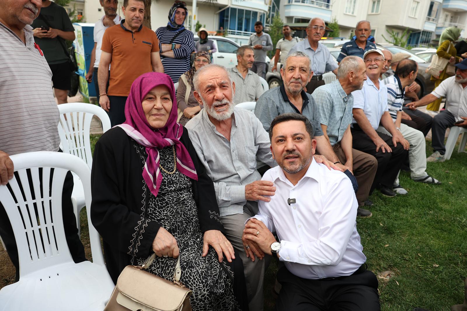 Rasim Başkan’dan Çocuklara Dondurma ve Limonata